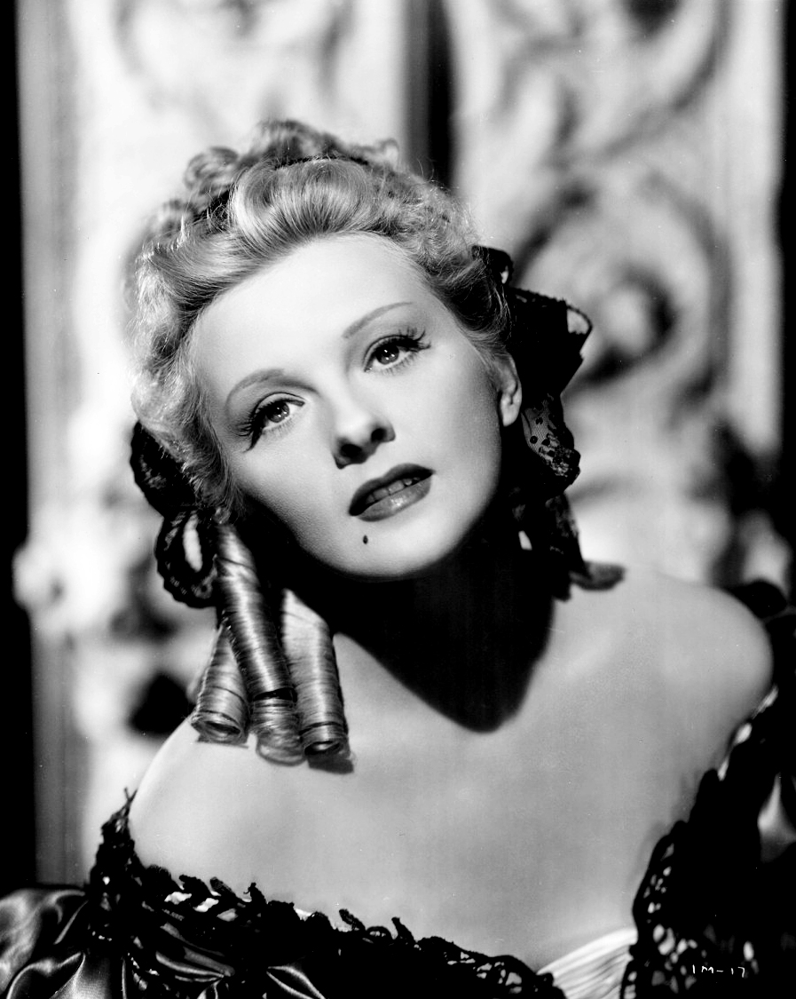 Grace McDonald pictures Mireille Enos pics